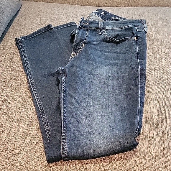 Hollister Jean's size 7 - Picture 1 of 2